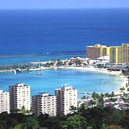 Turtle Beach Towers Apt 22 C - Ocho Rios Buitenkant foto