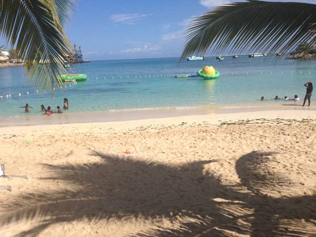 Turtle Beach Towers Apt 22 C - Ocho Rios Buitenkant foto